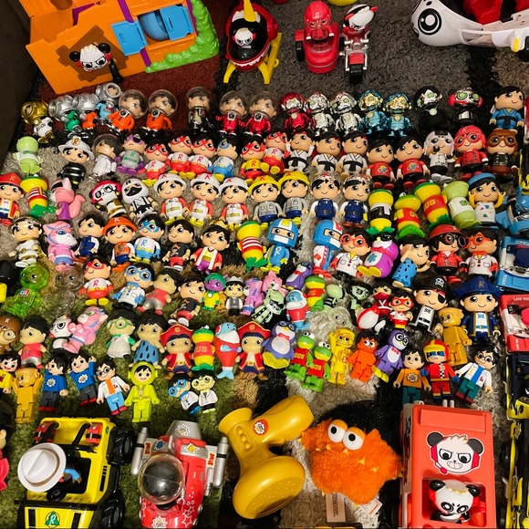 HUGE Ryan’s World Toy Review Toy Bundle - Picture 2 of 9